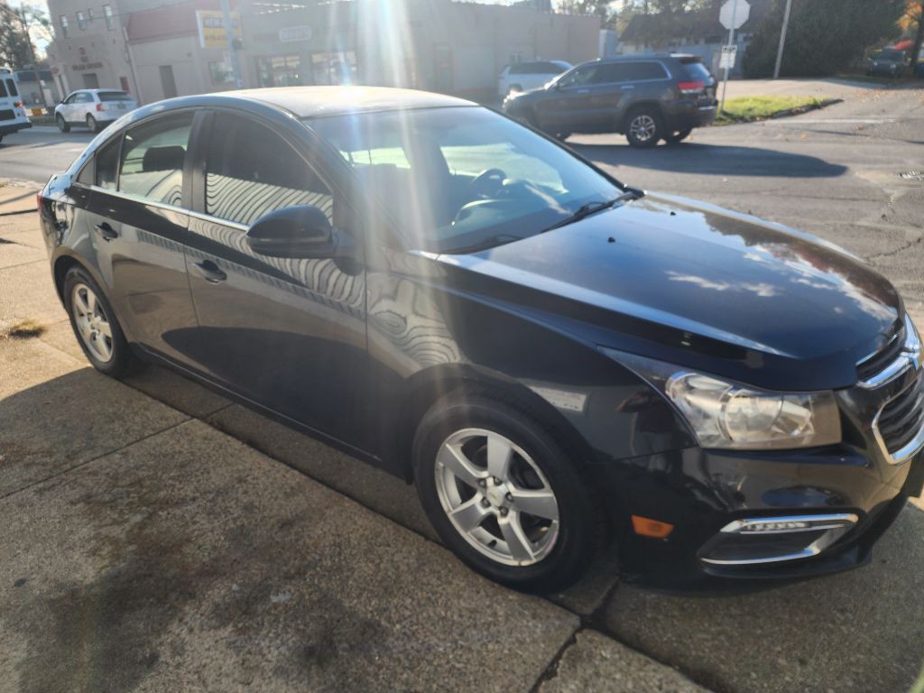 2016 Chevrolet Cruze Image 2