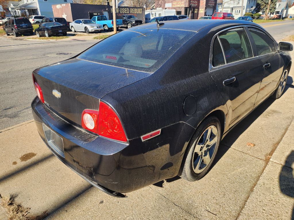 2010 Chevrolet Malibu Image 1