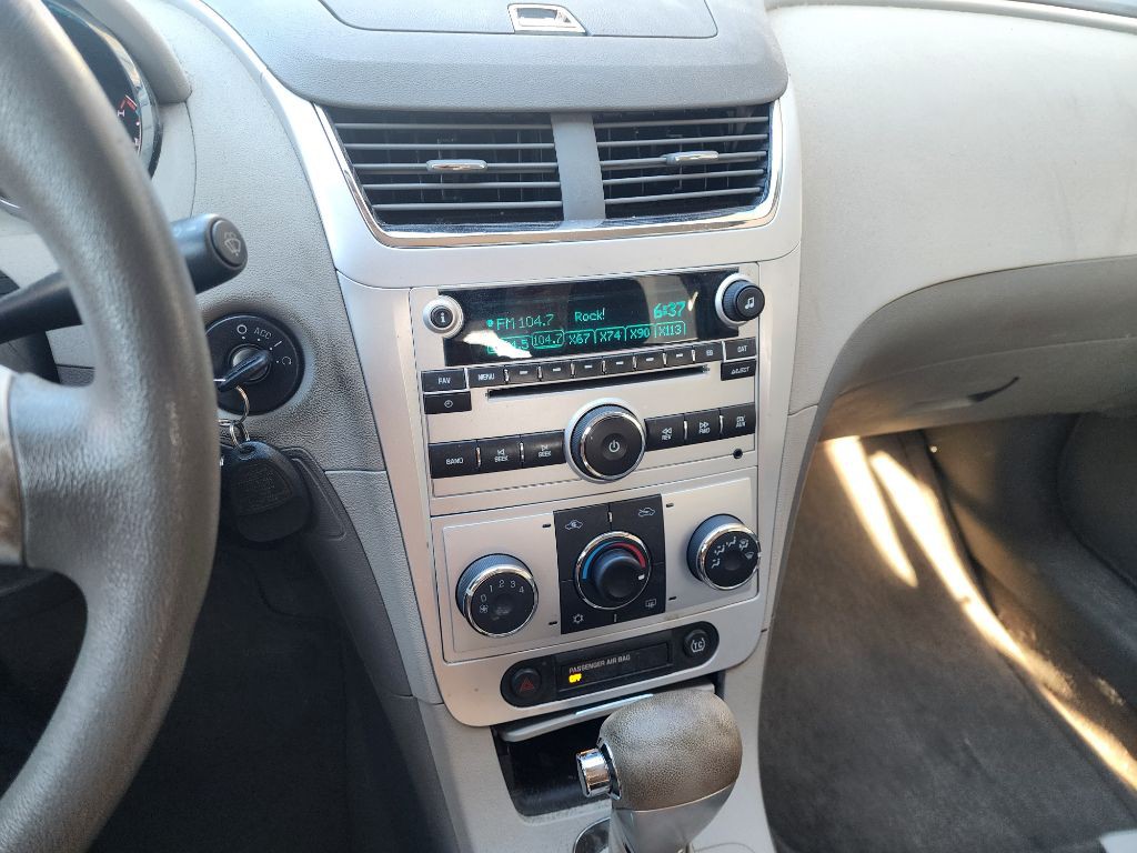 2010 Chevrolet Malibu Image 11