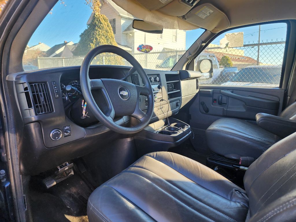 2012 Chevrolet Express Image 6