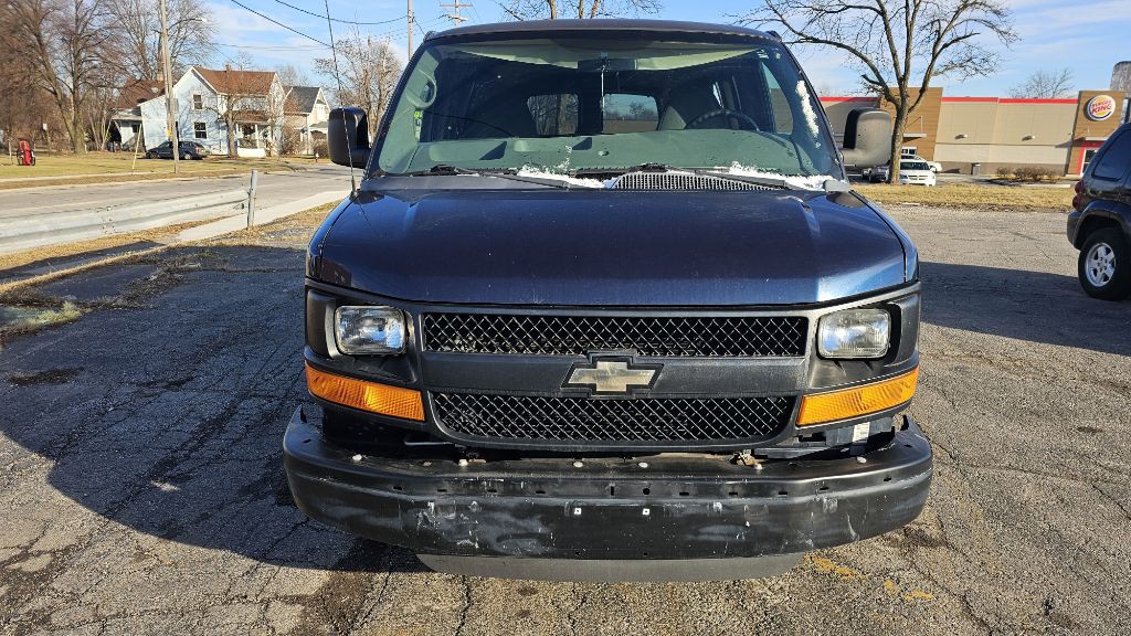 2012 Chevrolet Express Image 2