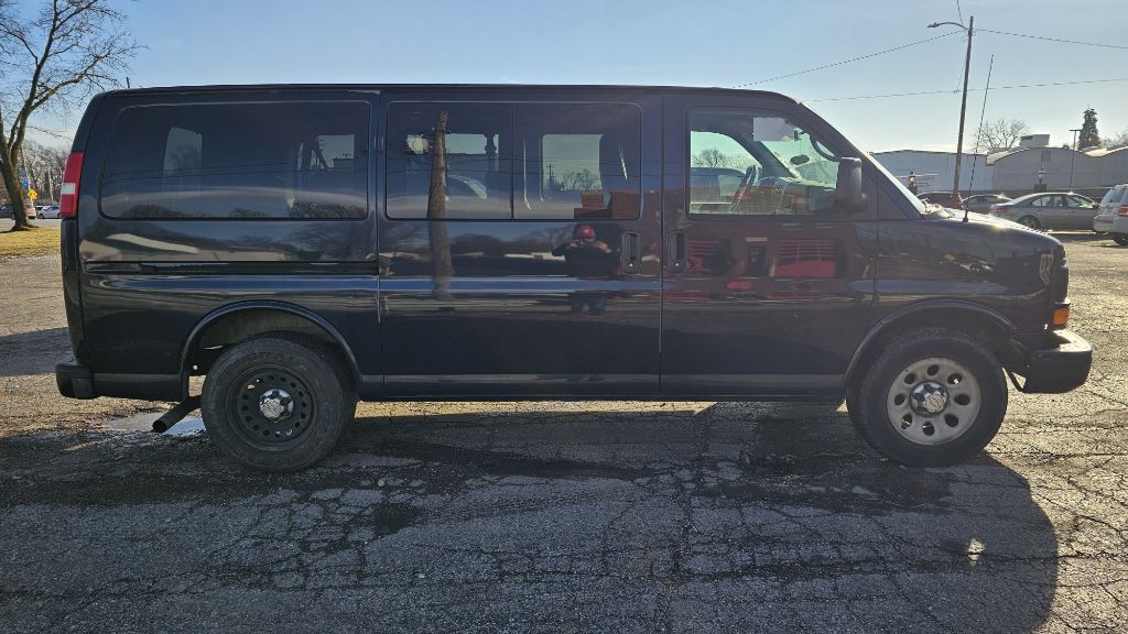 2012 Chevrolet Express Image 4