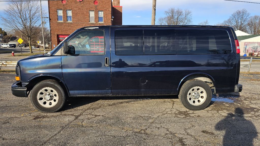 2012 Chevrolet Express Image 8