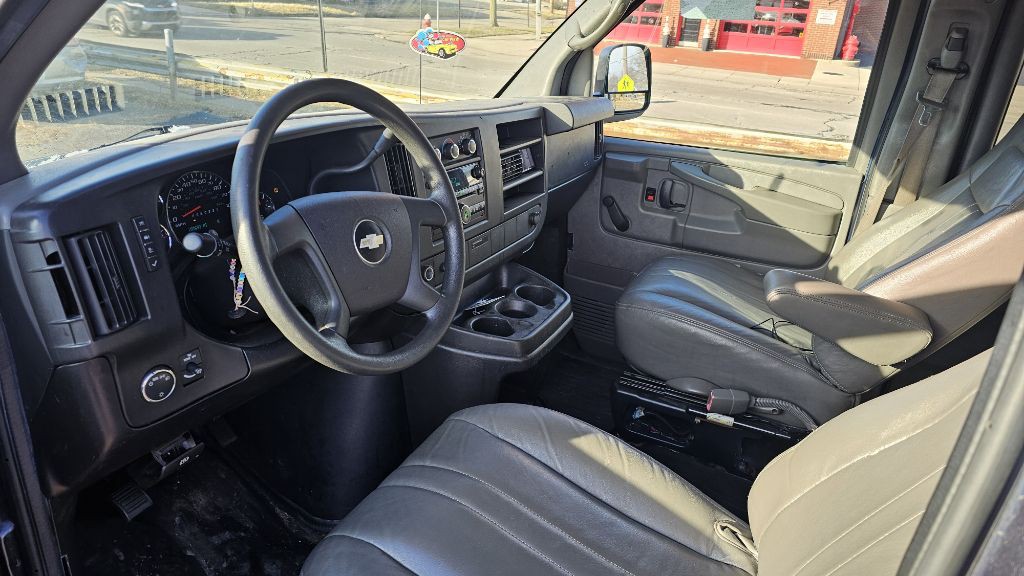 2012 Chevrolet Express Image 9