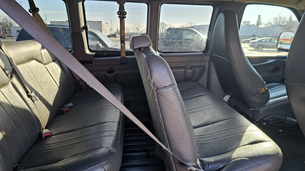 2012 Chevrolet Express Image 13