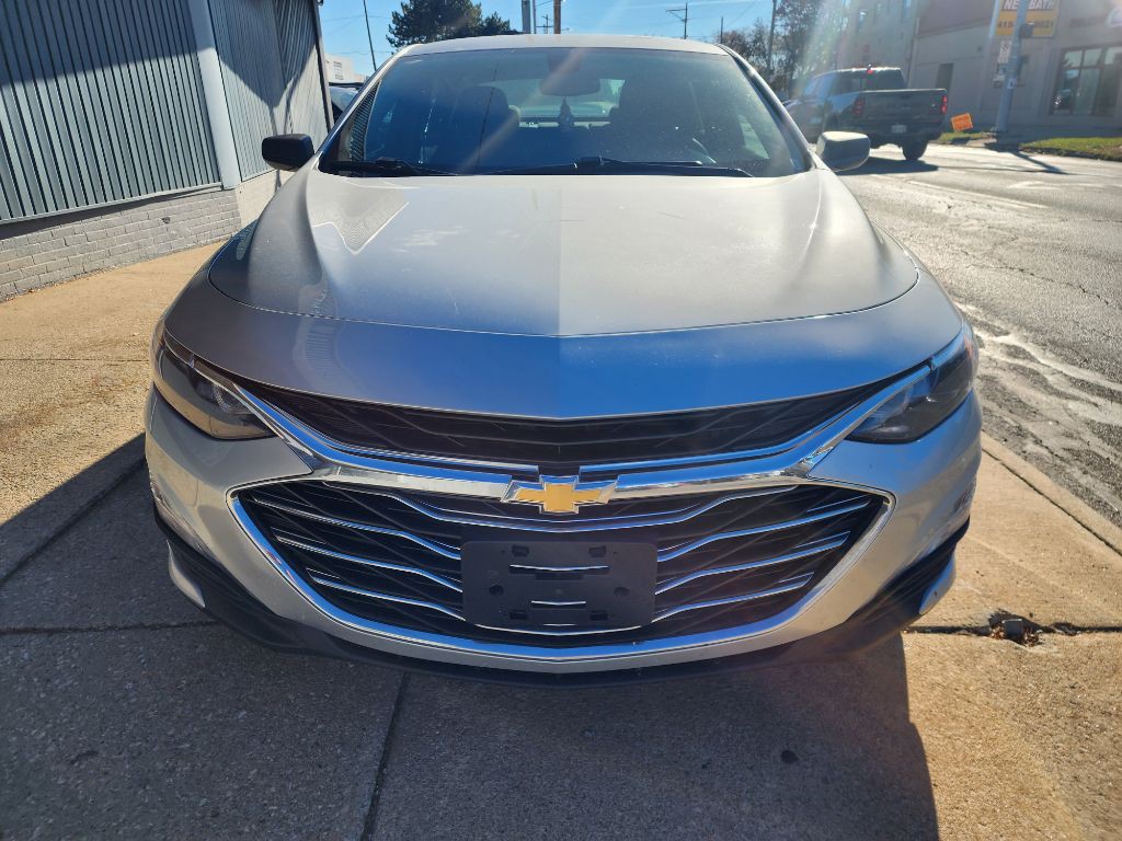 2019 Chevrolet Malibu Image 1