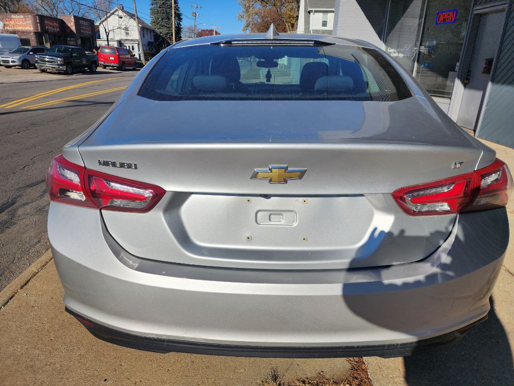 2019 Chevrolet Malibu Image 2