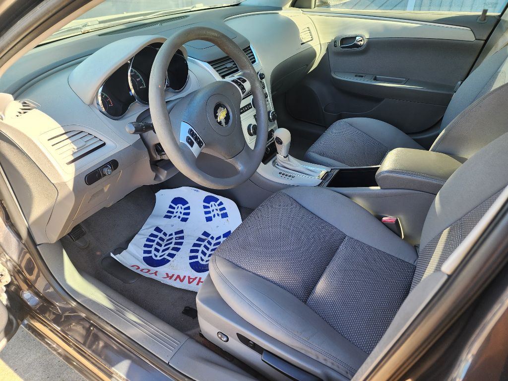 2013 Chevrolet Malibu Image 8