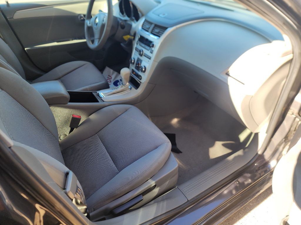 2013 Chevrolet Malibu Image 12