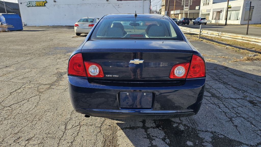 2011 Chevrolet Malibu Image 6