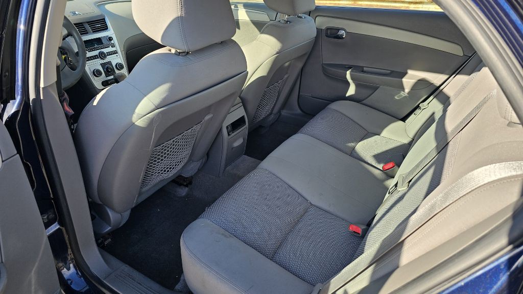 2011 Chevrolet Malibu Image 12