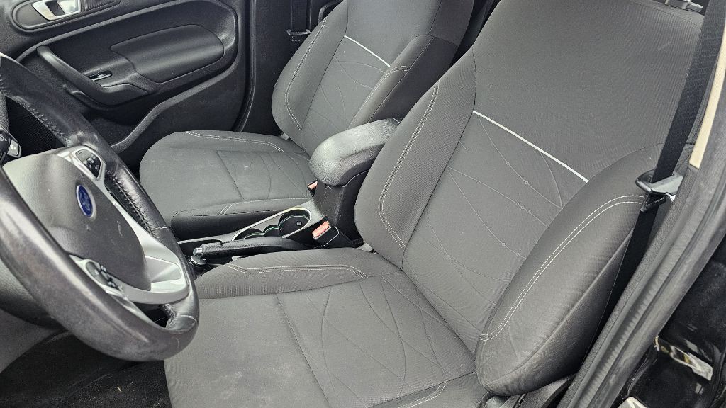 2014 Ford Fiesta Image 10
