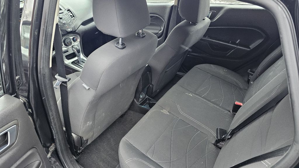 2014 Ford Fiesta Image 12