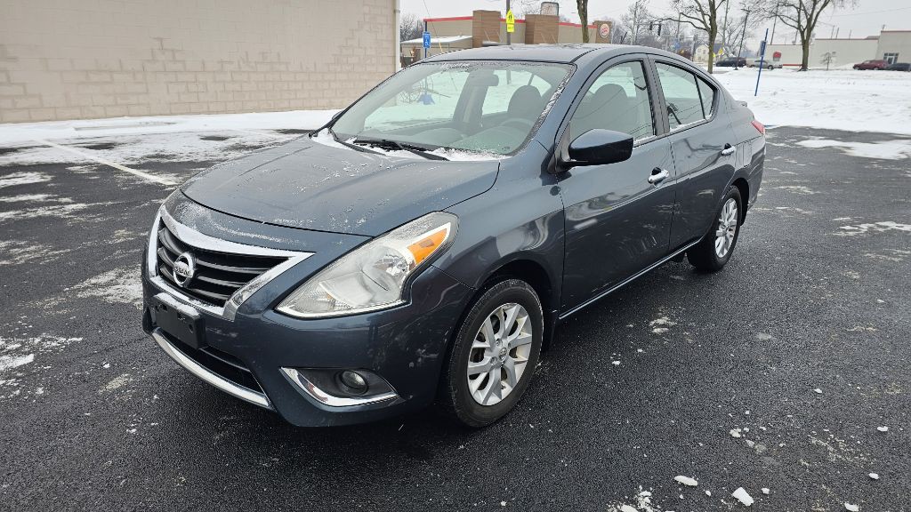 2015 Nissan Versa Image 1