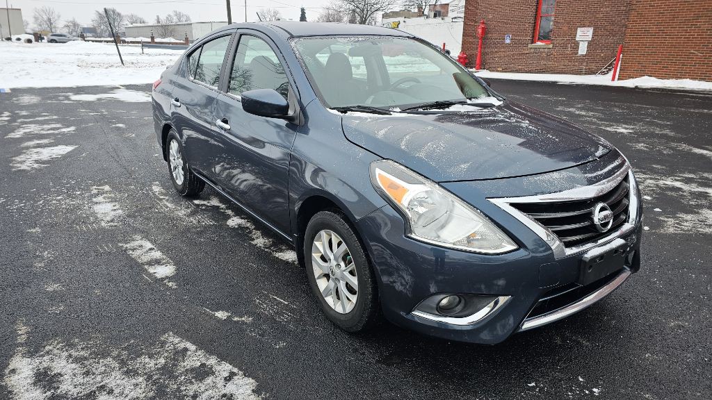 2015 Nissan Versa Image 3