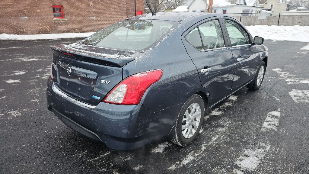 2015 Nissan Versa Image 5