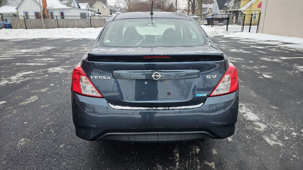 2015 Nissan Versa Image 6