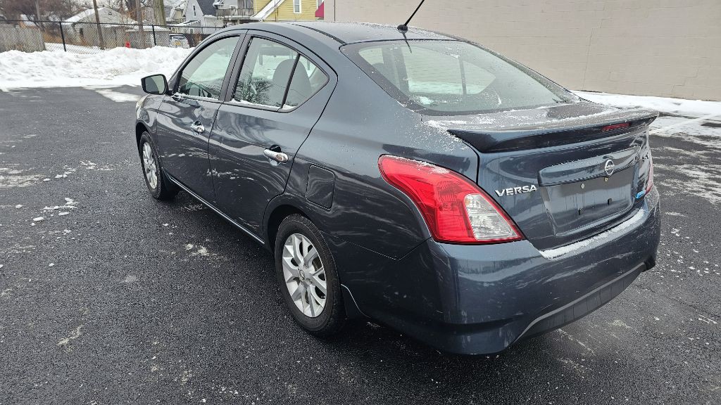 2015 Nissan Versa Image 7