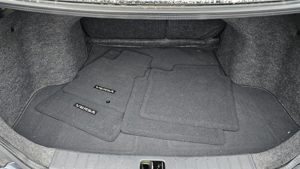 2015 Nissan Versa Image 14