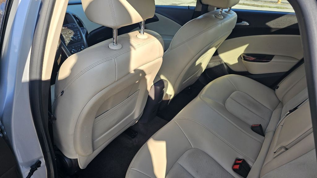 2014 Buick Verano Image 11