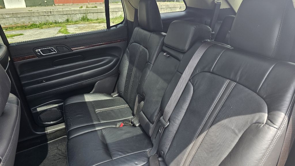 2018 Lincoln MKT Image 12