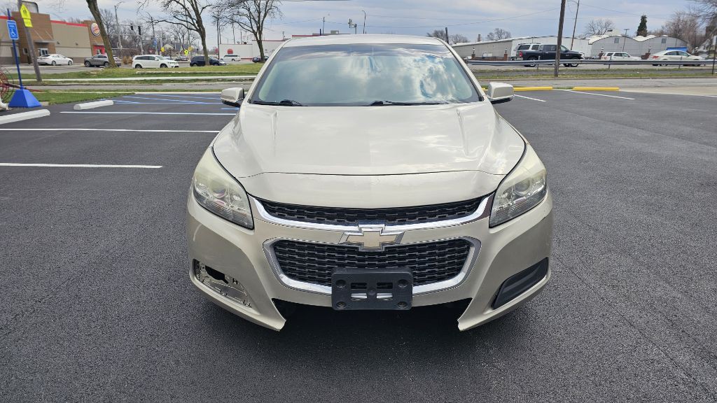 2015 Chevrolet Malibu Image 2