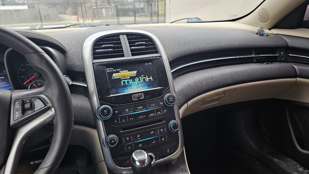 2015 Chevrolet Malibu Image 11