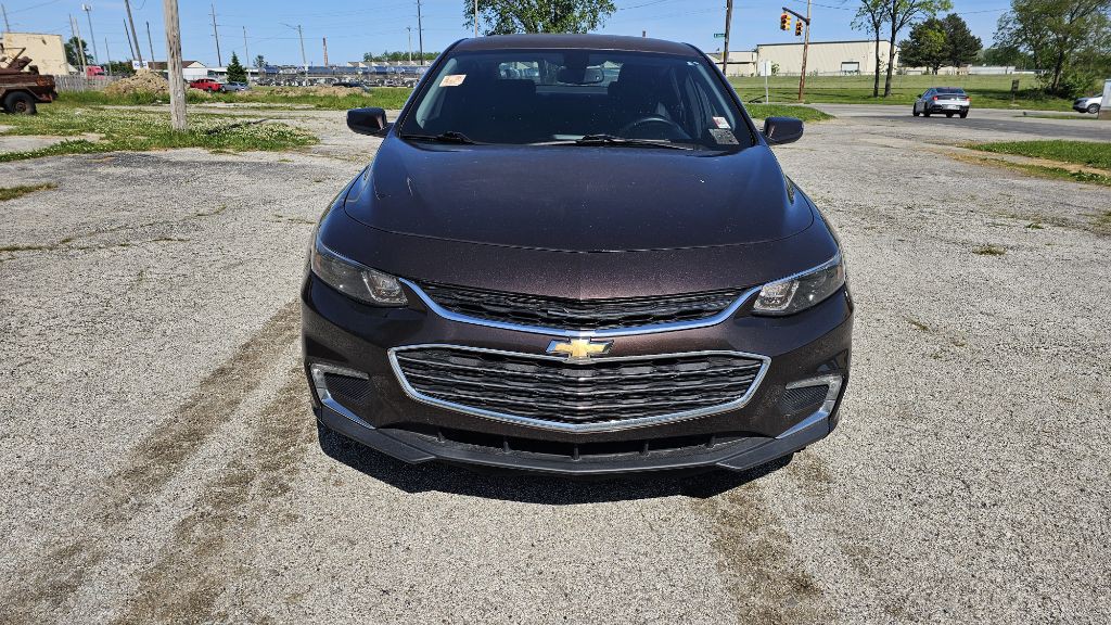 2016 Chevrolet Malibu Image 2