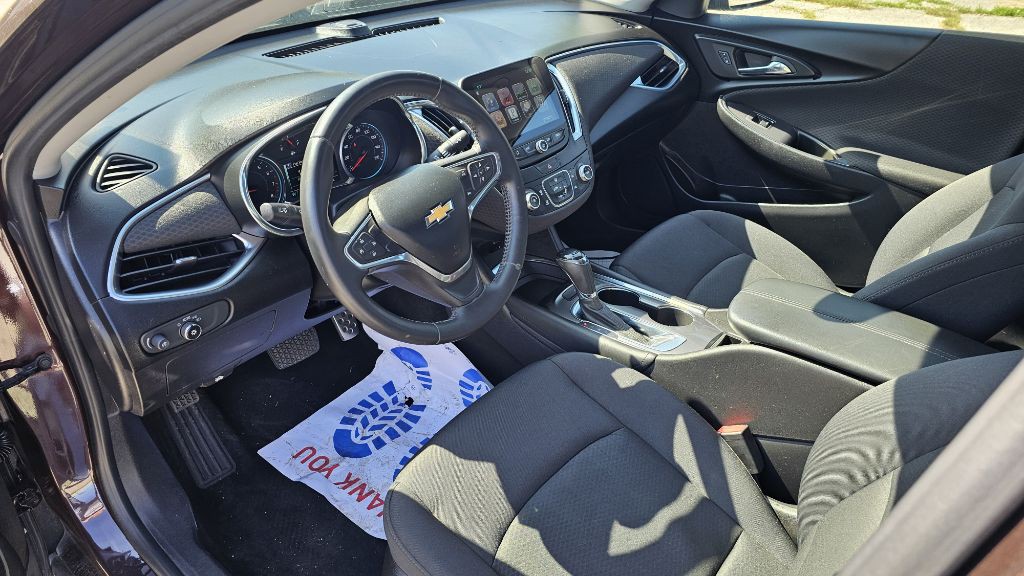 2016 Chevrolet Malibu Image 9