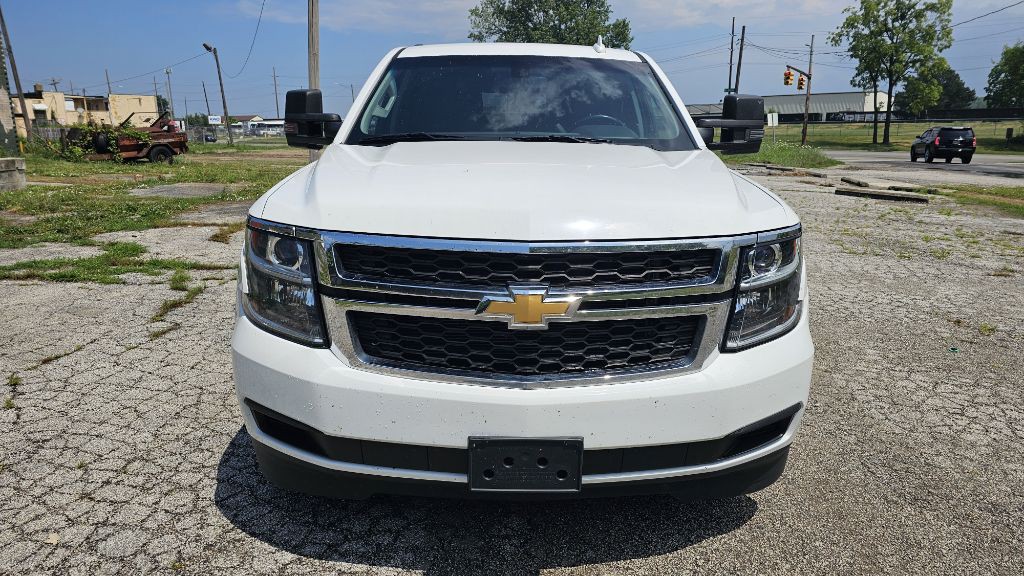 2016 Chevrolet Suburban Image 2