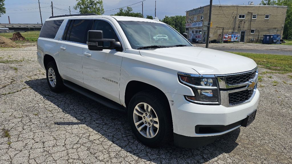 2016 Chevrolet Suburban Image 3