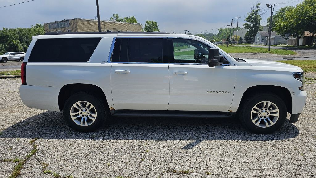 2016 Chevrolet Suburban Image 4