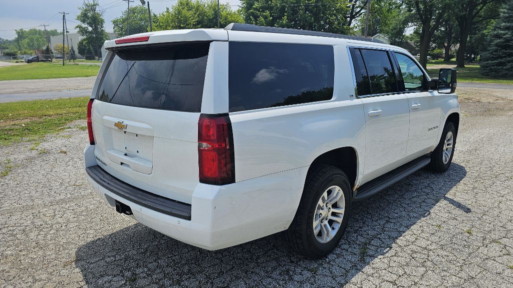 2016 Chevrolet Suburban Image 5
