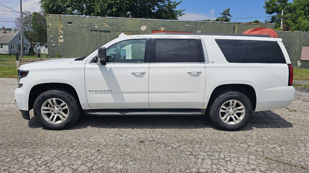 2016 Chevrolet Suburban Image 8