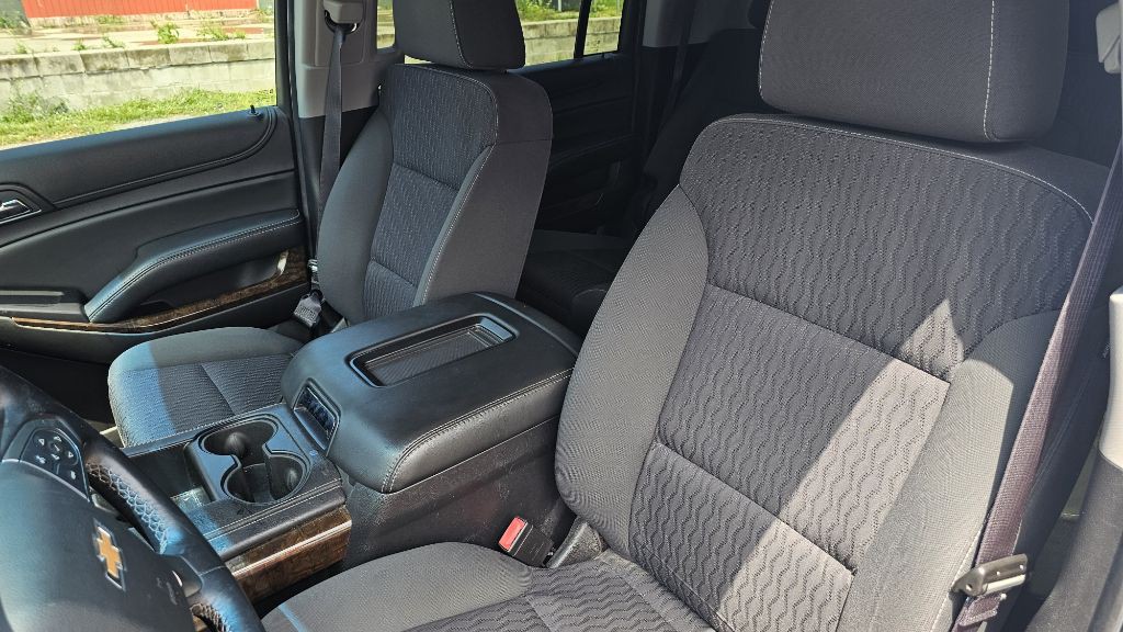 2016 Chevrolet Suburban Image 10