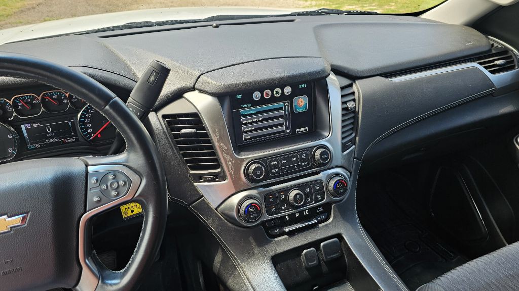 2016 Chevrolet Suburban Image 11