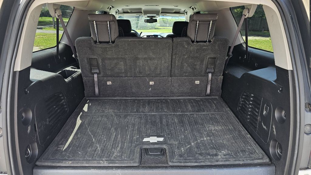 2016 Chevrolet Suburban Image 15