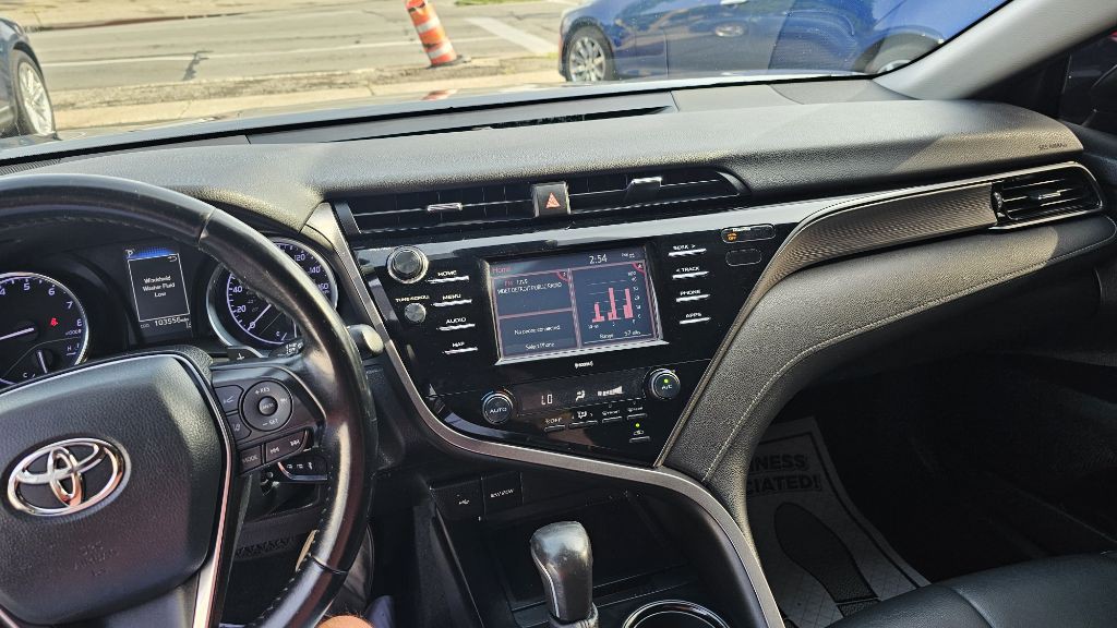 2020 Toyota Camry Image 11