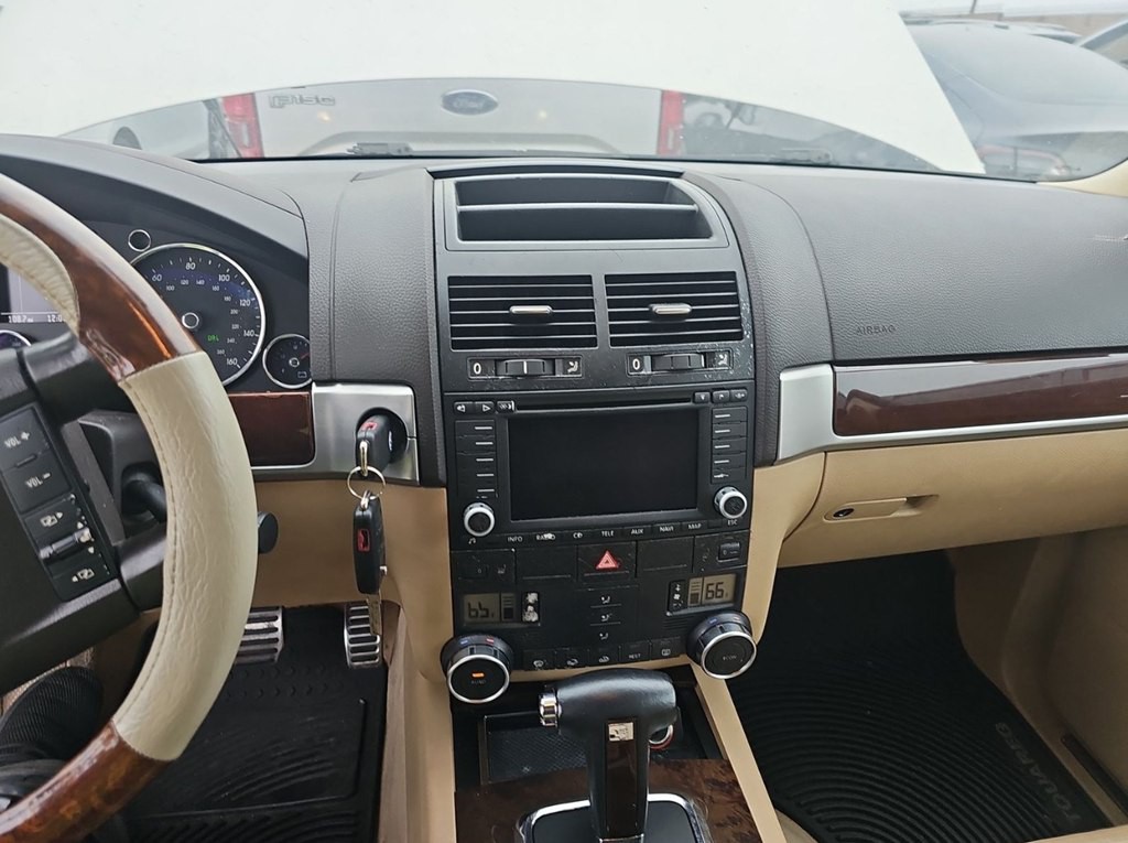 2004 Volkswagen Touareg Image 7