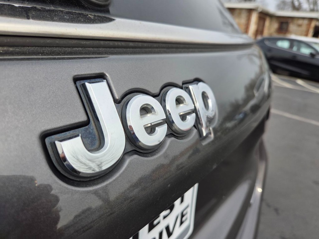 2018 Jeep Compass Image 8