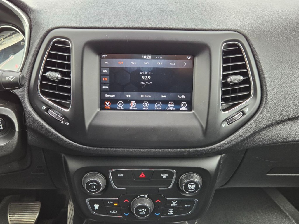 2018 Jeep Compass Image 21