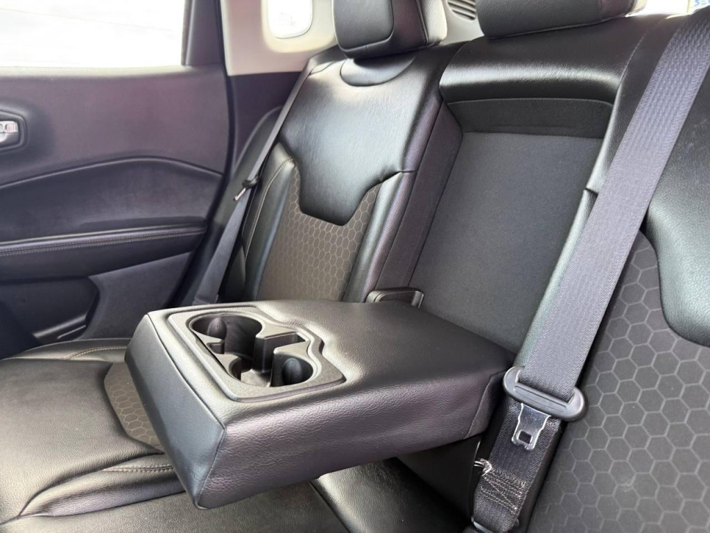 2018 Jeep Compass Image 15