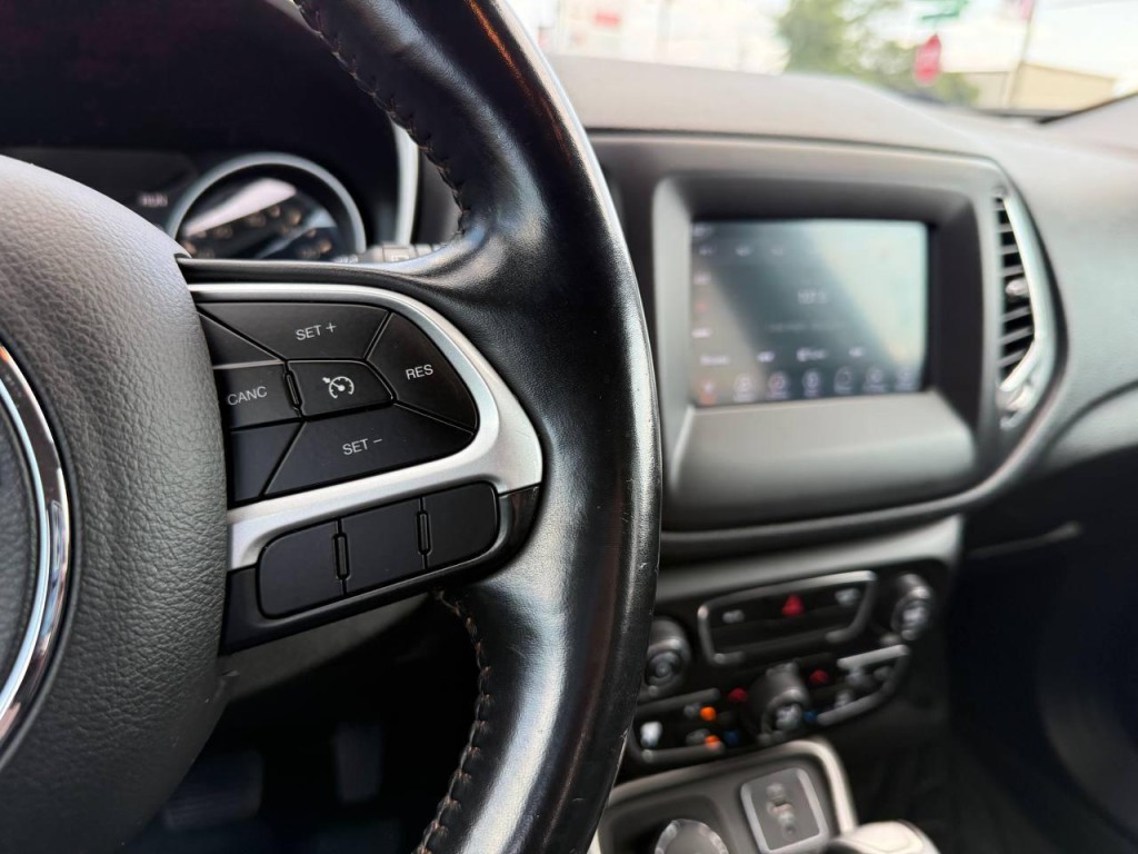 2018 Jeep Compass Image 18