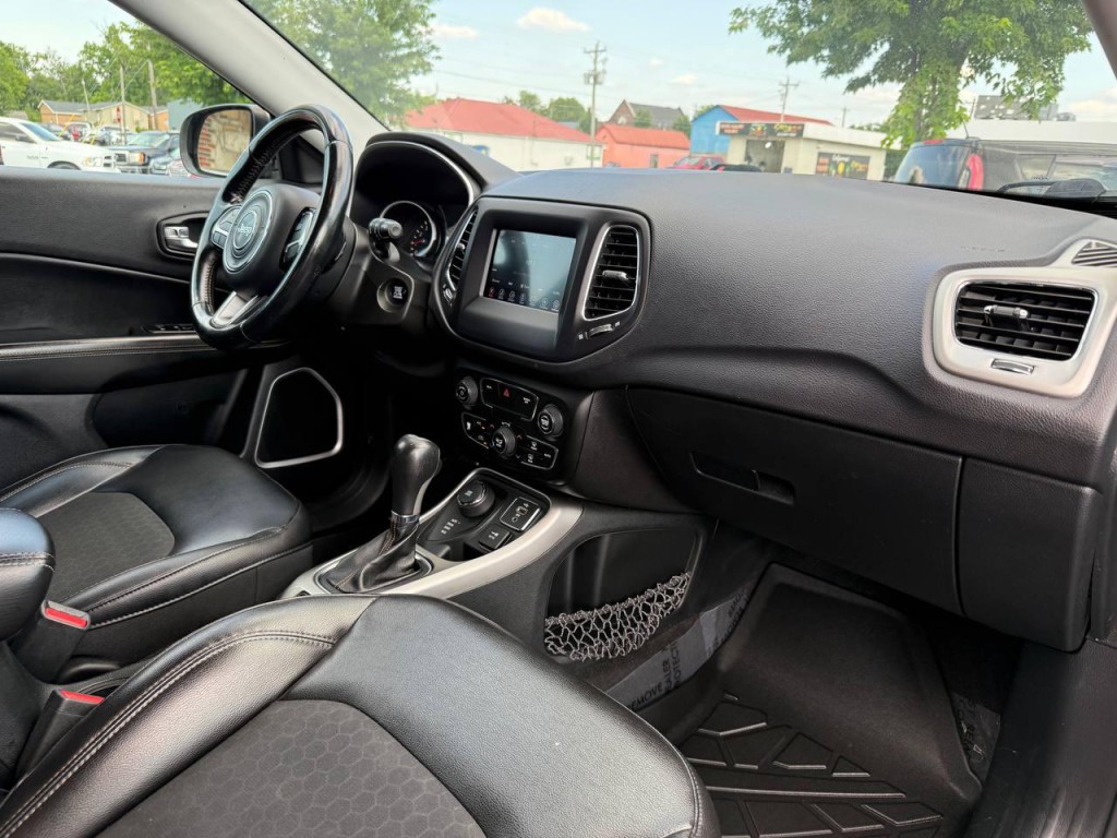 2018 Jeep Compass Image 25