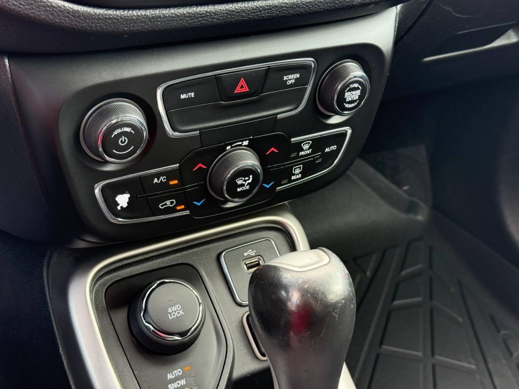 2018 Jeep Compass Image 27