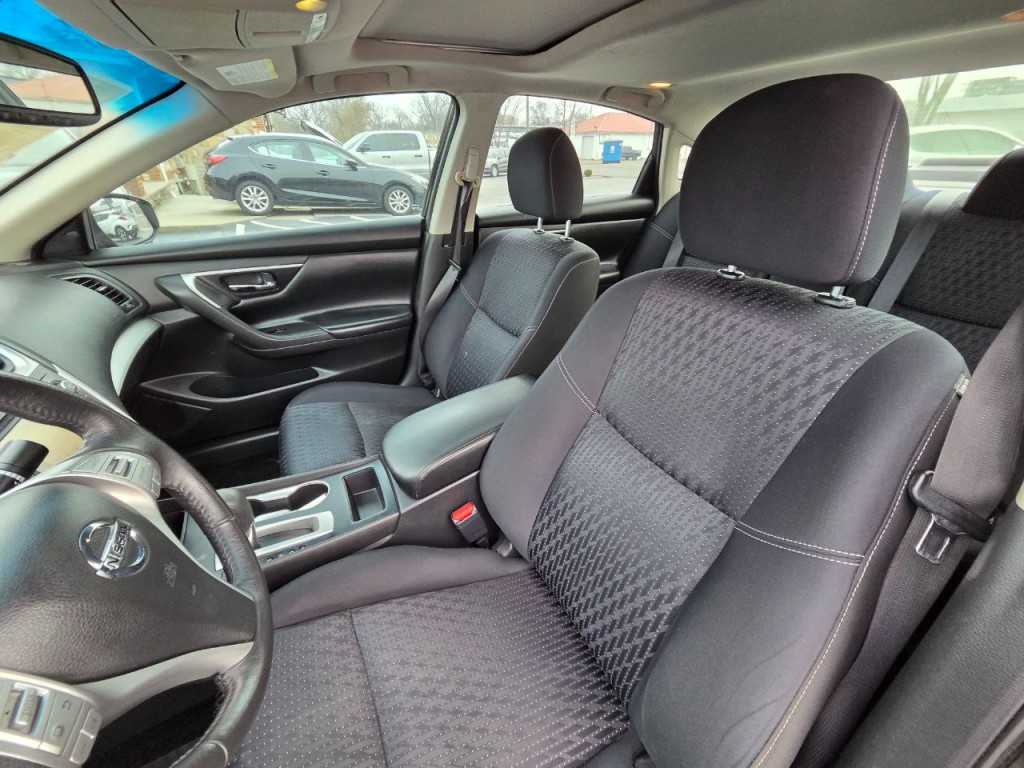 2016 Nissan Altima Image 13