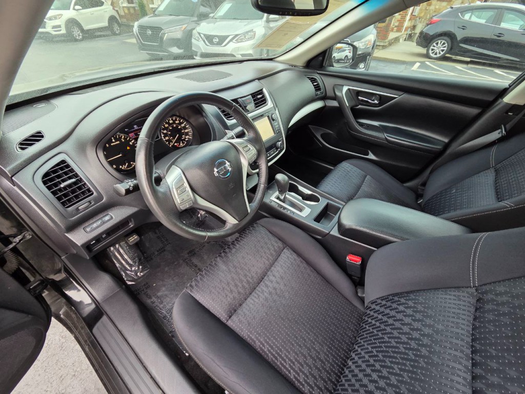 2016 Nissan Altima Image 14