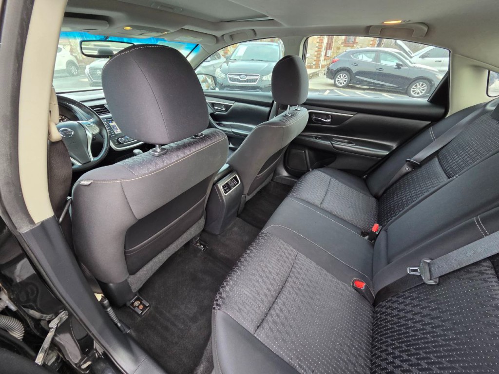 2016 Nissan Altima Image 15