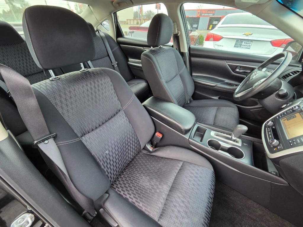 2016 Nissan Altima Image 20