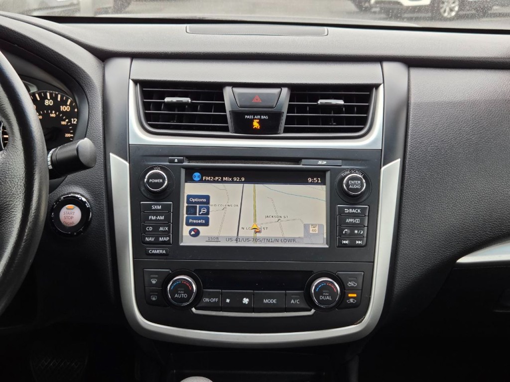 2016 Nissan Altima Image 22